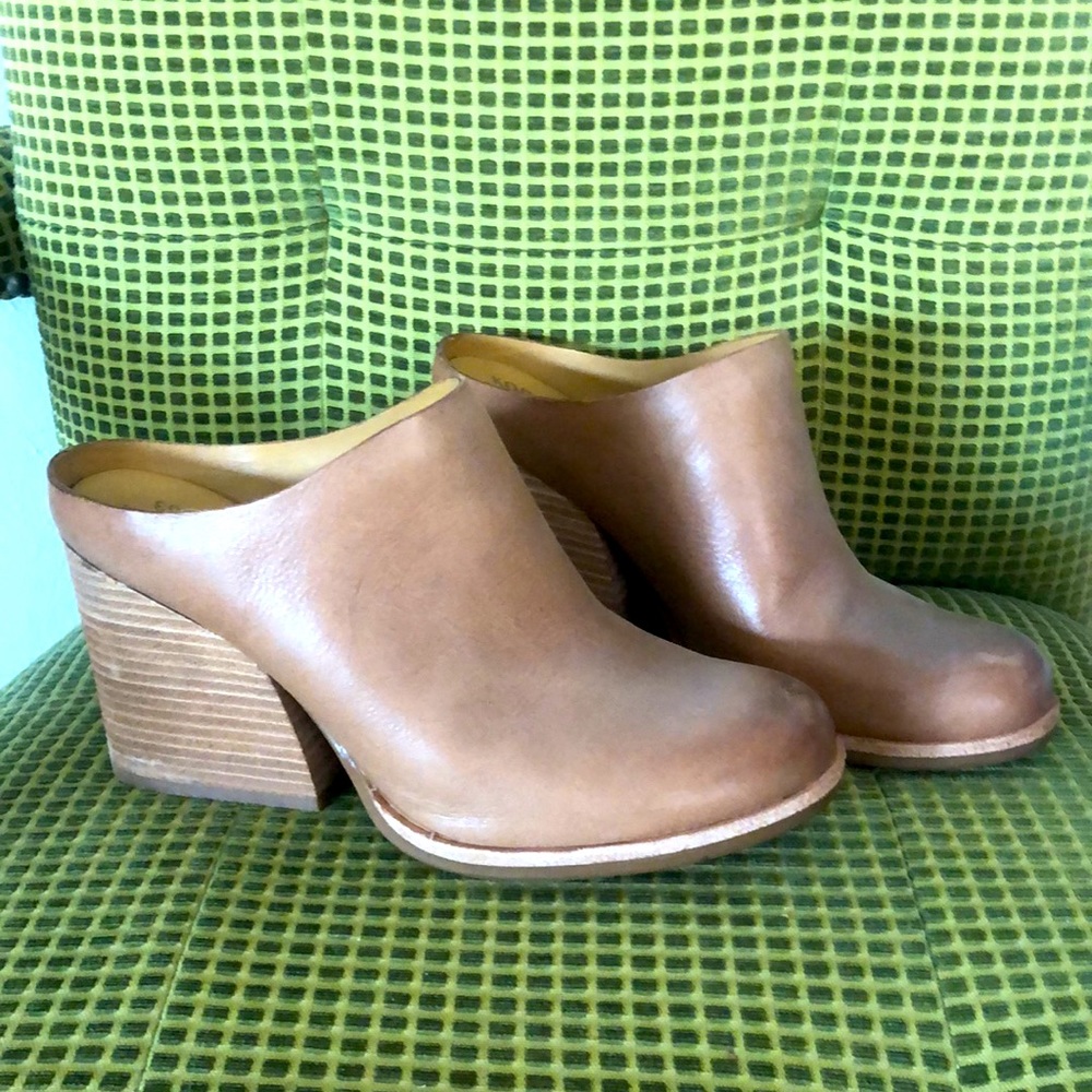 Kork-ease size 10 light tan. Never worn.